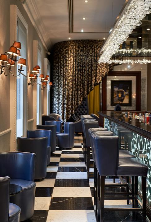 Clermont Victoria - bar seating