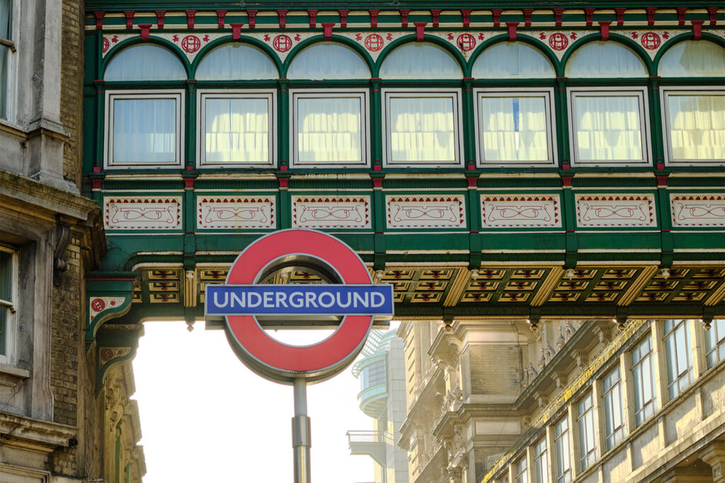Clermont Charing Cross - Underground station